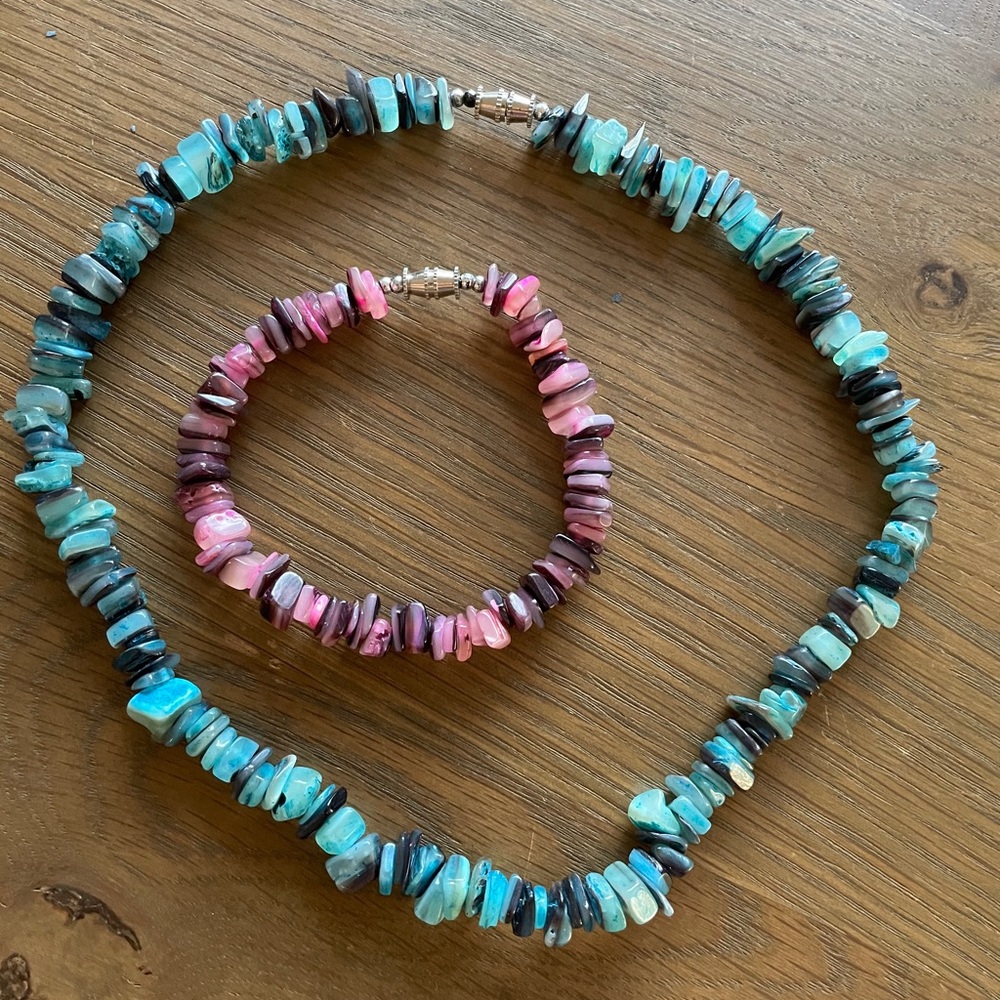 Pukka Shell necklace and bracelet set